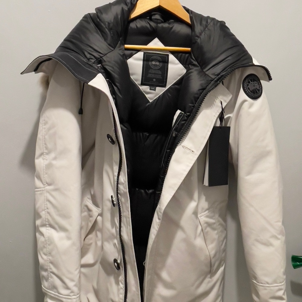 Canada goose chateau parka black label medium
